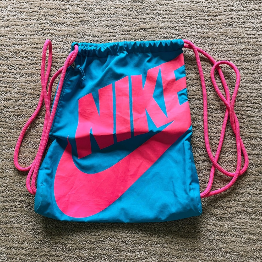 ✨NIKE drawstring bag